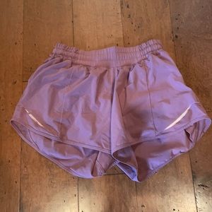 Lululemon light pink hottie hots size 4